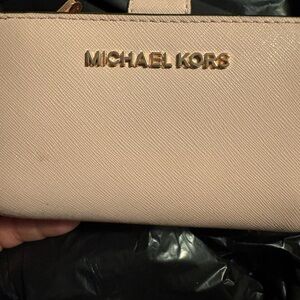 Michael Kors Cream Wallet